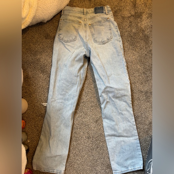 Abercrombie 90’s Straight Ultra High Rise Jeans - Picture 3 of 6